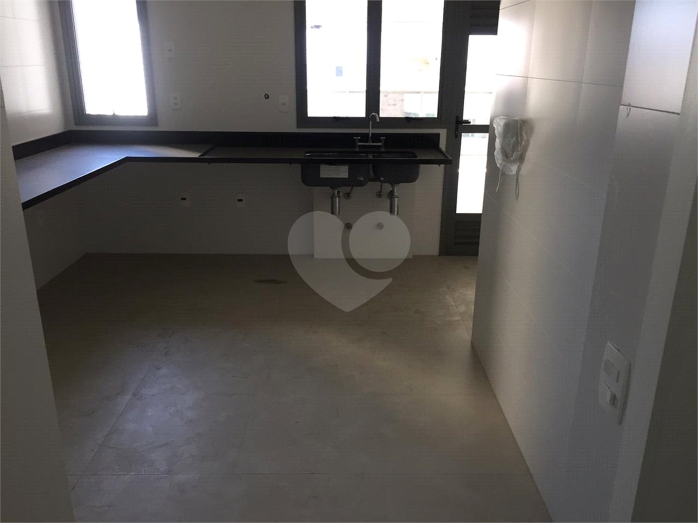 Apartamento à venda com 3 suítes em Campo Belo, São Paulo, SP