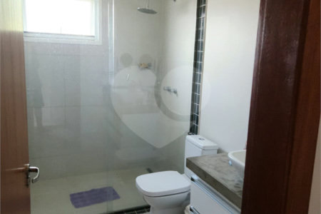 Casa à venda com 4 quartos, sendo 3 suítes, no condomínio Terras de Mont Serrat, Salto - SP
