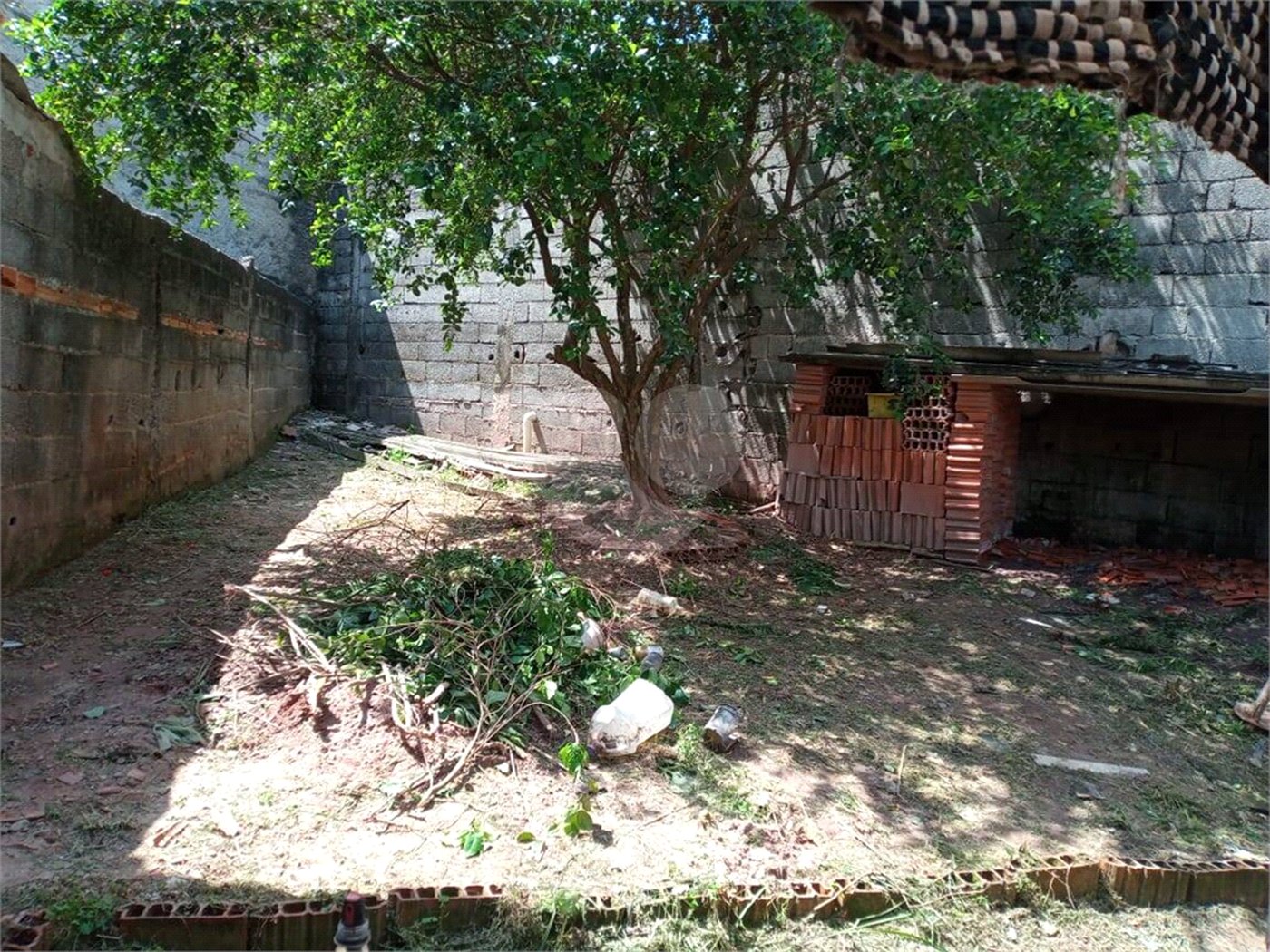 Casa à venda com 2 quartos em Jardim Luciana, Itaquaquecetuba, SP