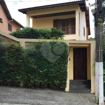 Casa à venda com 4 quartos, sendo 2 suítes,  em Vila Suzana, São Paulo, SP