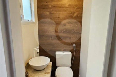 Sobrado à venda com 3 quartos, sendo 1 suíte,  em Residencial Colinas, Mogi das Cruzes, SP