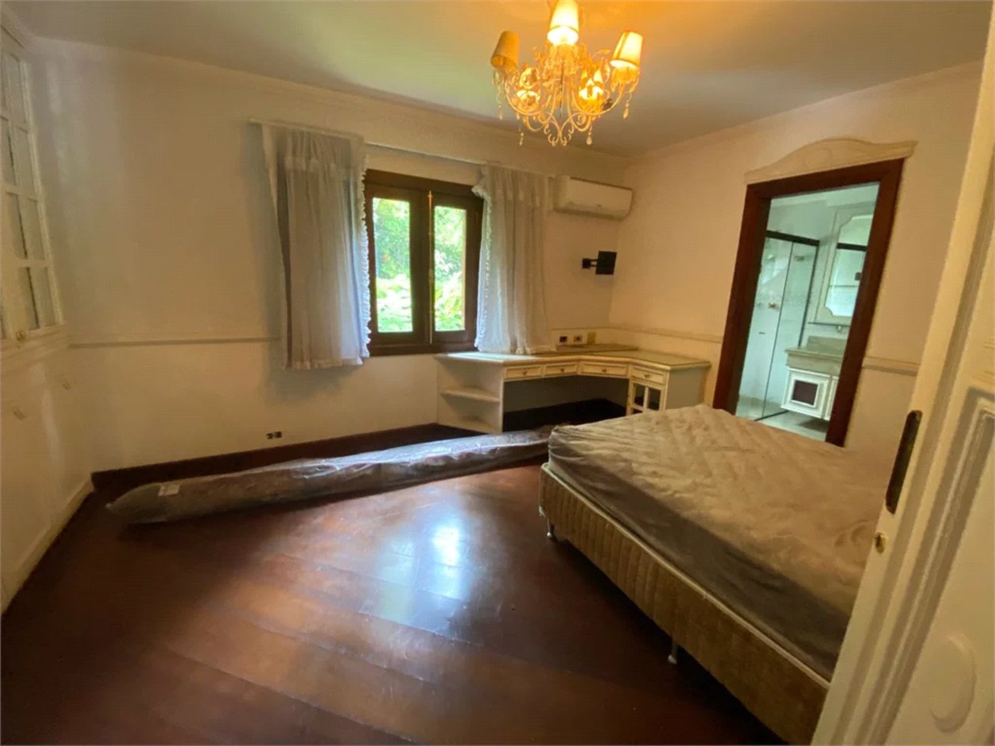 Casa à venda ou para alugar com 5 quartos, sendo 3 suítes, em Fazenda Morumbi, São Paulo, SP