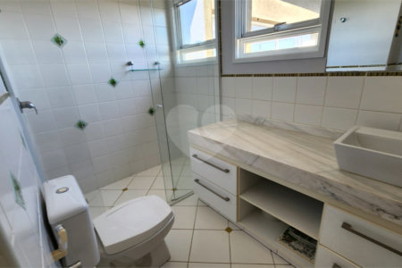 Casa à venda ou para alugar com 5 suítes no condomínio Residencial Jardim Primavera, Louveira - SP