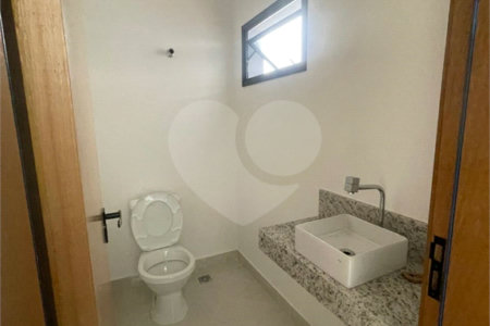 Sobrado à venda com 3 quartos, sendo 1 suíte, em Villa Di Cesar, Mogi das Cruzes, SP