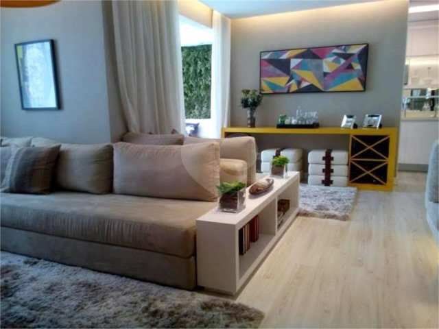 Apartamento à venda com 2 quartos, sendo 1 suíte,  em Vila Guilherme, São Paulo, SP