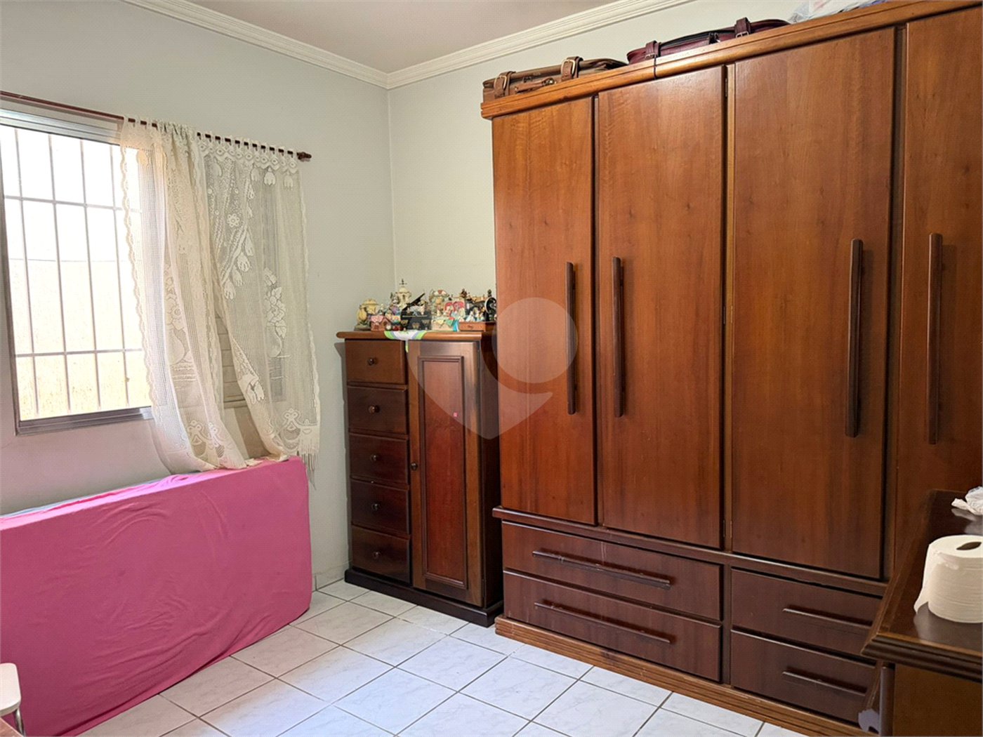 Casa à venda com 2 quartos no condomínio Residencial Bari, Itaquaquecetuba - SP