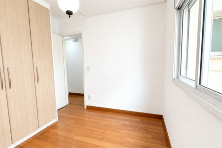 Apartamento à venda com 3 quartos, sendo 1 suíte,  em Jardim das Acácias, São Paulo, SP