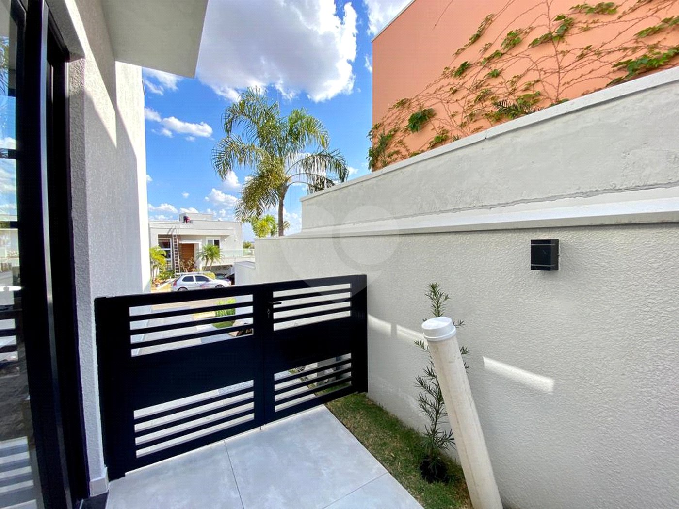 Casa à venda com 4 suítes no condomínio Jardim Vila Paradiso, Indaiatuba - SP