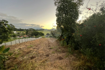 Terreno à venda no Centro, Paraibuna, SP