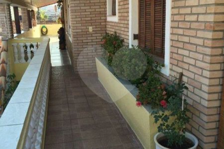 Sobrado à venda com 5 quartos, sendo 4 suítes,  em Vila Mazzei, São Paulo, SP