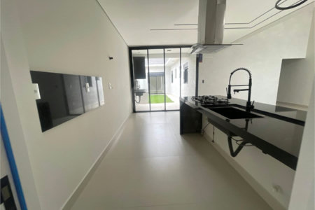 Casa à venda com 3 suítes no condomínio Jardim Residencial Helena Maria, Sorocaba - SP