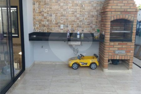 Casa à venda com 3 quartos, sendo 1 suíte, em Residencial Vila dos Eucaliptos, Salto, SP