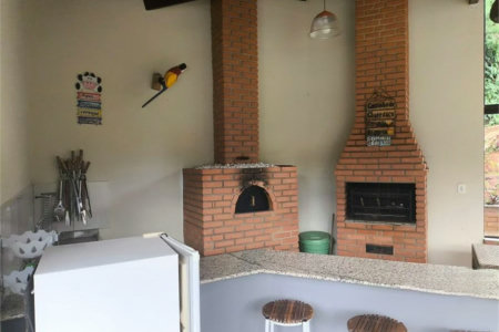 Casa à venda com 3 suítes no condomínio Granja Verediana, Ibiúna - SP
