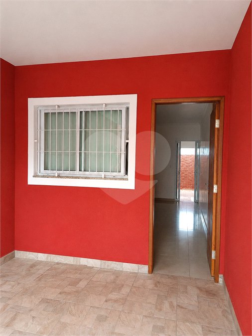 Sobrado à venda com 3 quartos, sendo 1 suíte,  em Vila Linda, Santo André, SP