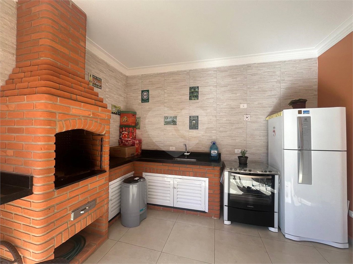 Casa à venda com 3 suítes no condomínio Lago da Serra, Araçoiaba da Serra - SP