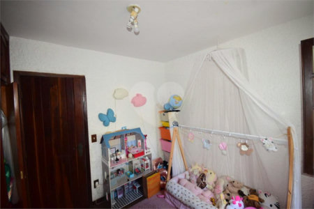 Casa à venda com 5 quartos, sendo 1 suíte, no condomínio Vivendas, Rio de Janeiro - RJ