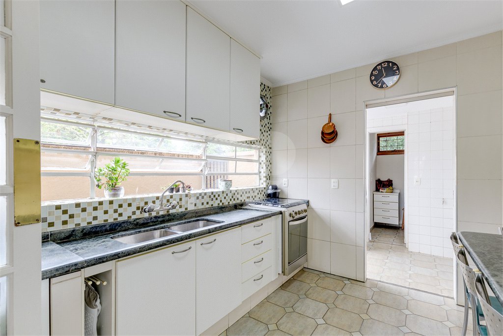 Sobrado à venda com 4 quartos, sendo 2 suítes, em Brooklin Velho, São Paulo, SP