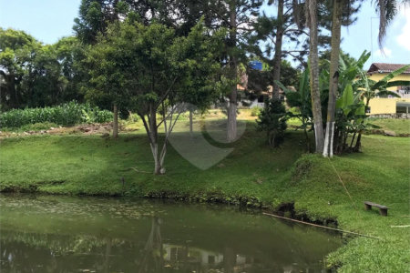 Chácara à venda com 3 quartos, sendo 1 suíte,  em Loteamento Jardim Nova Ibiúna, Ibiúna, SP