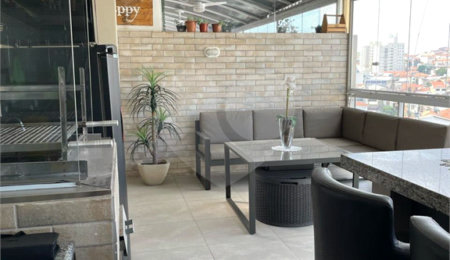 Casa à venda com 3 suítes no condomínio Tamboril, São Paulo - SP