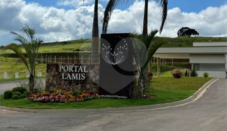 Terreno à venda no condomínio Portal Lamis, Bom Jesus dos Perdões - SP