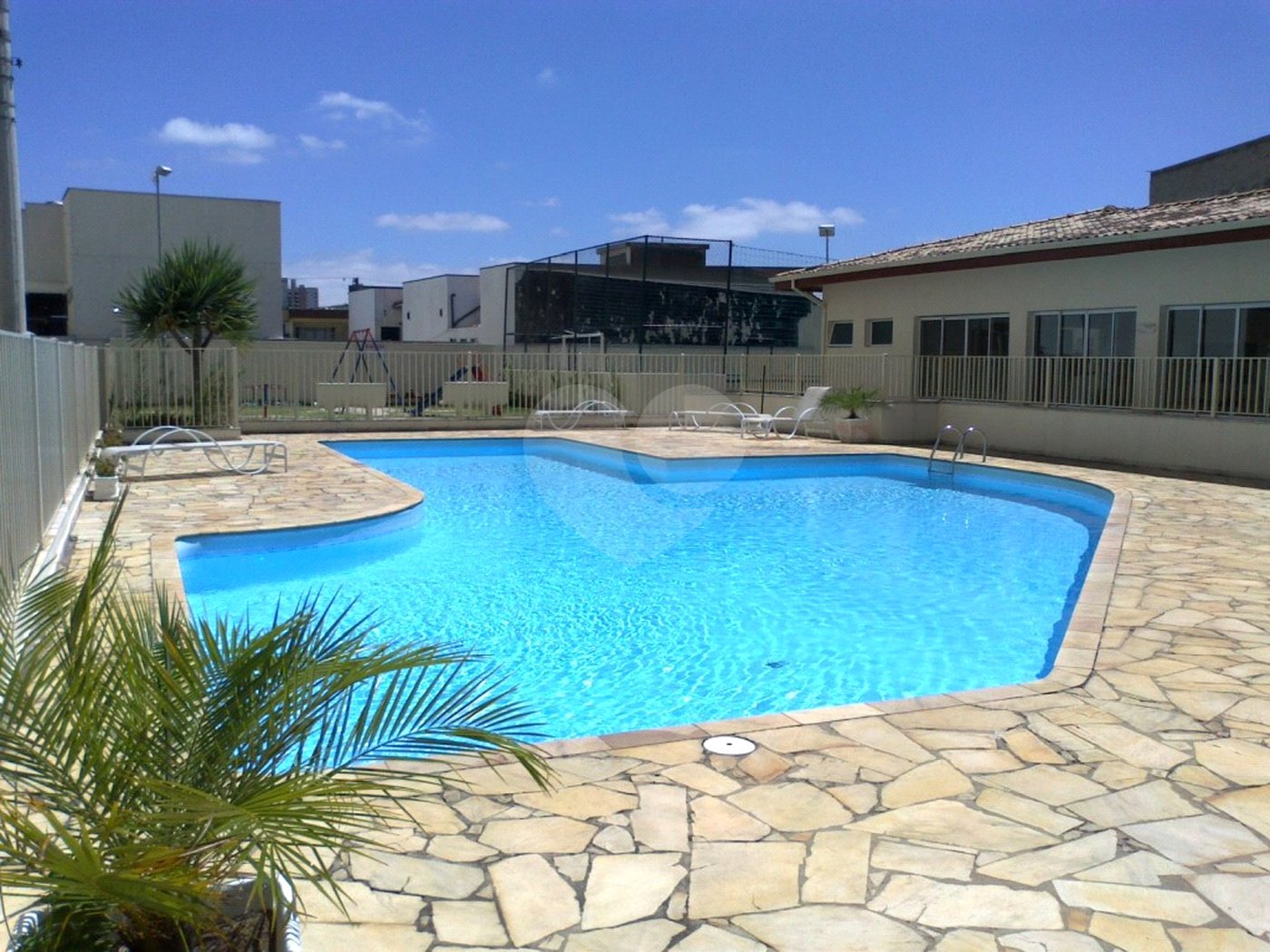 Apartamento à venda com 2 quartos em Vila Paulista, Taubaté, SP