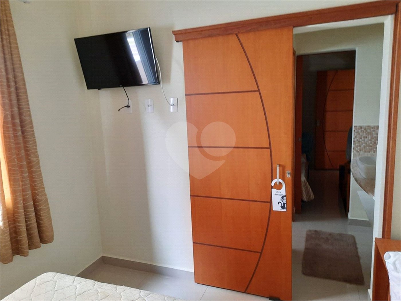 Casa à venda com 4 quartos, sendo 2 suítes, no condomínio Parque das Garças, Atibaia - SP