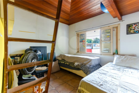 Sobrado à venda ou para alugar com 4 quartos, sendo 1 suíte, em Vila Anglo Brasileira, São Paulo, SP