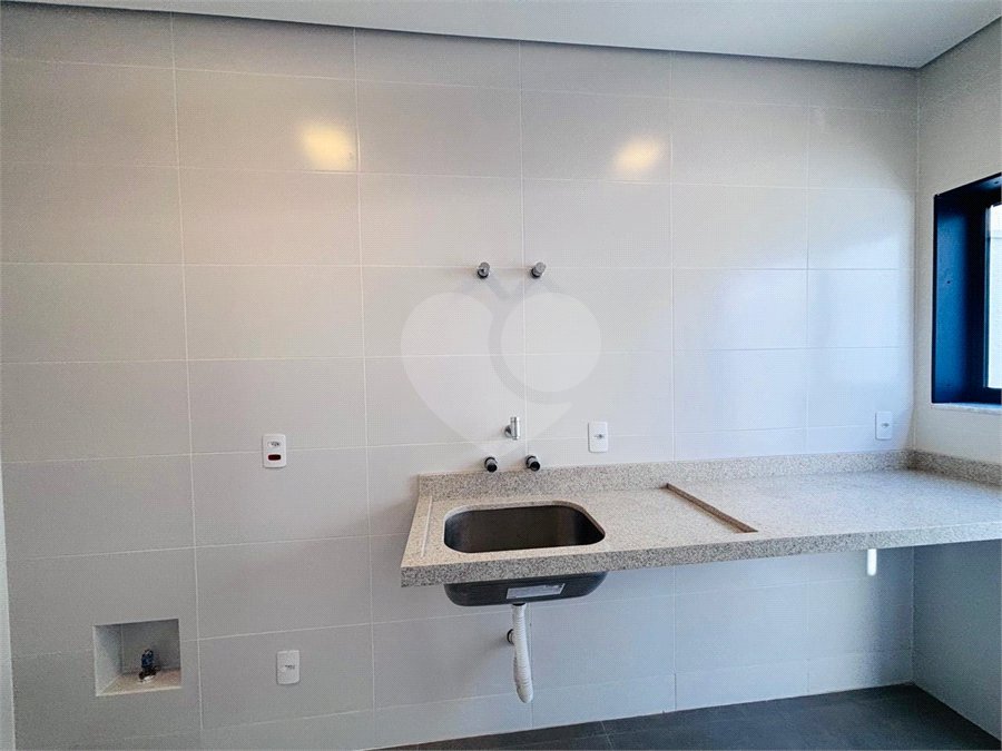 Casa à venda com 4 quartos, sendo 3 suítes, no condomínio Residencial Chácara Ondina, Sorocaba - SP