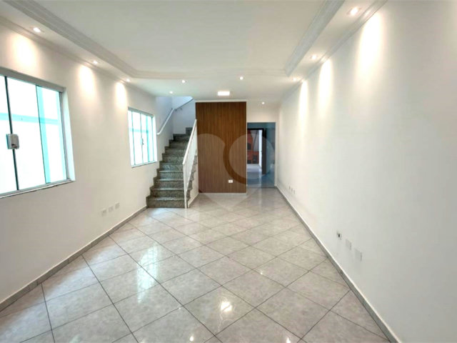 Sobrado à venda com 3 quartos, sendo 1 suíte,  em Jardim Vila Formosa, São Paulo, SP