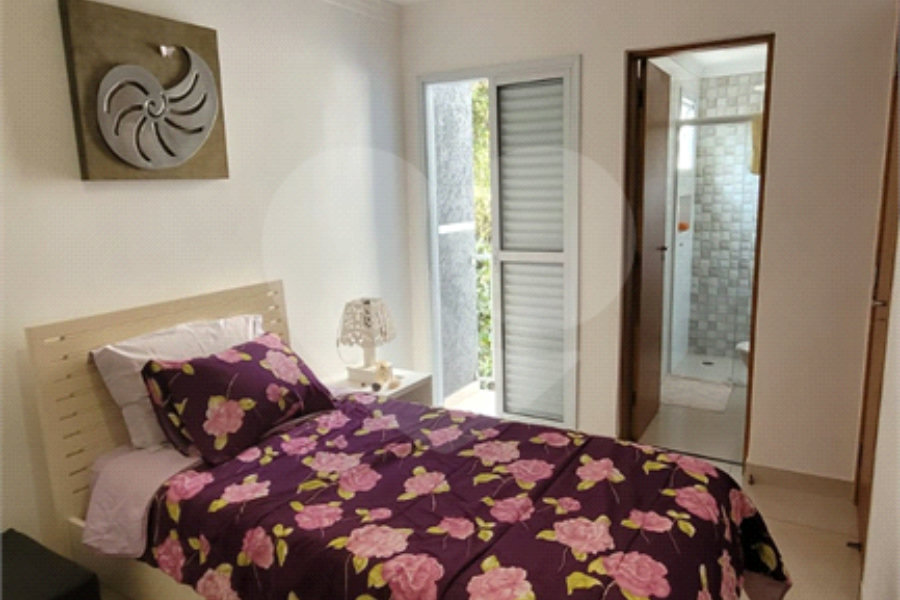 Casa à venda com 2 suítes no condomínio Residencial Sophia, São Paulo - SP