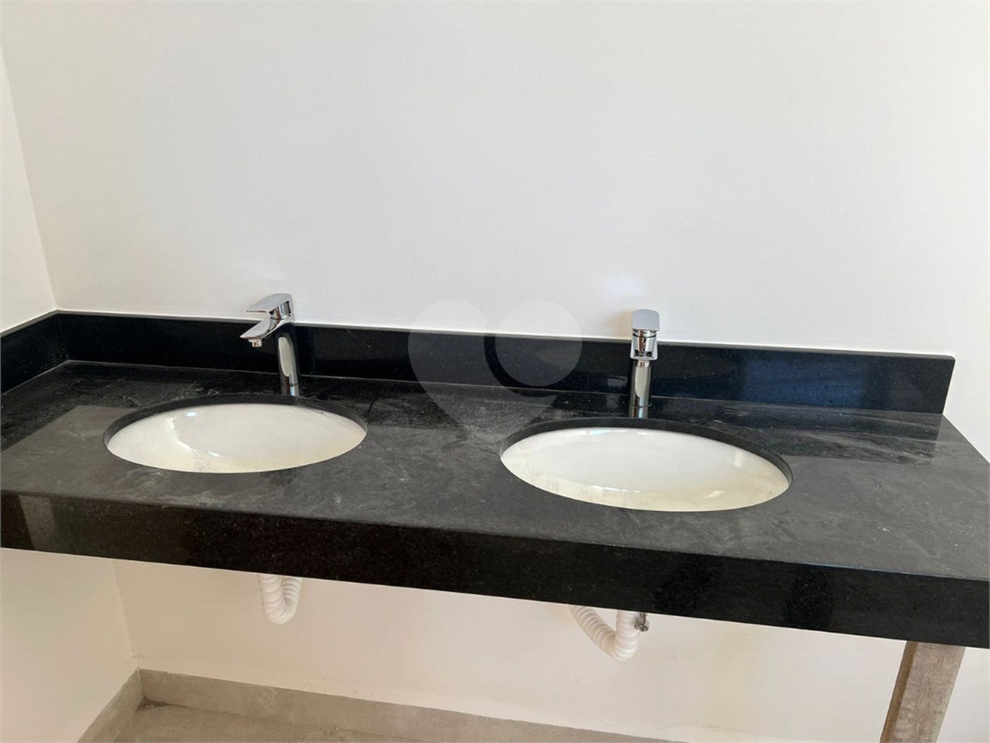 Casa à venda com 3 suítes no condomínio Vida Real, Itupeva - SP
