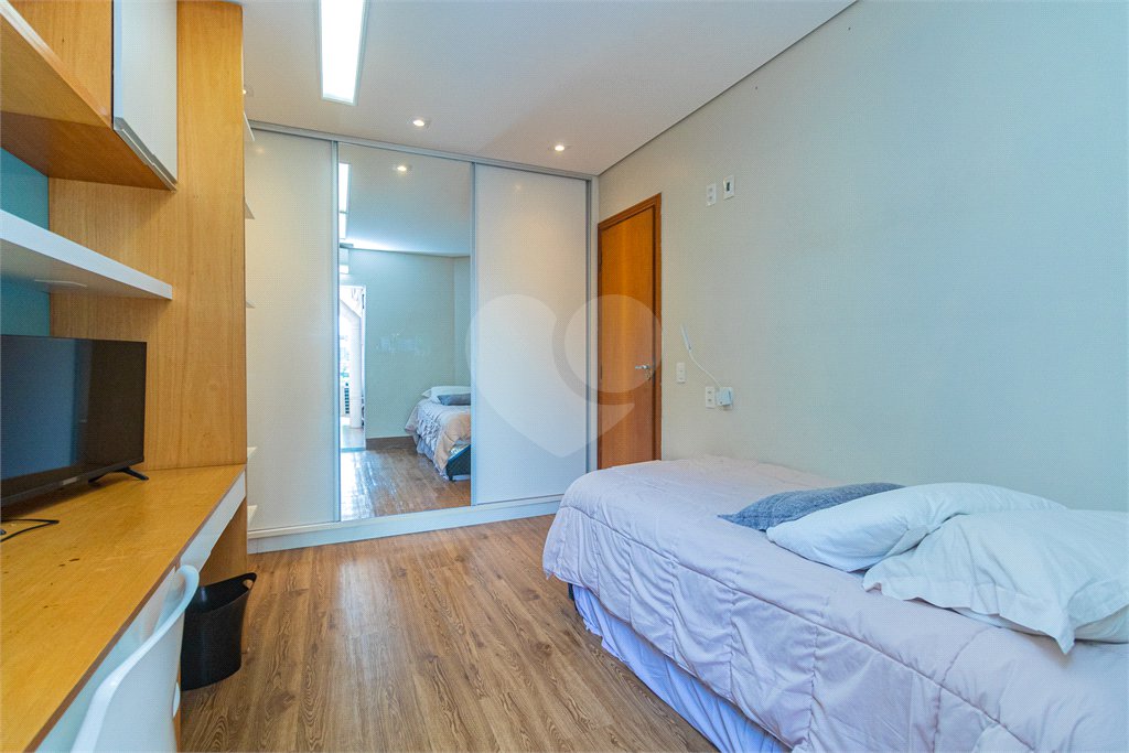 Casa à venda com 4 quartos, sendo 2 suítes, em Jardim Prudência, São Paulo, SP
