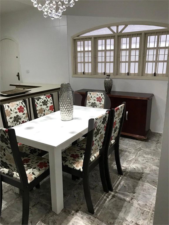 Sobrado à venda com 3 quartos, sendo 1 suíte, em Jardim Mauá, Mauá, SP