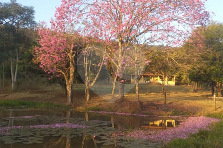 Sítio à venda com 2 quartos no Centro, Descalvado, SP
