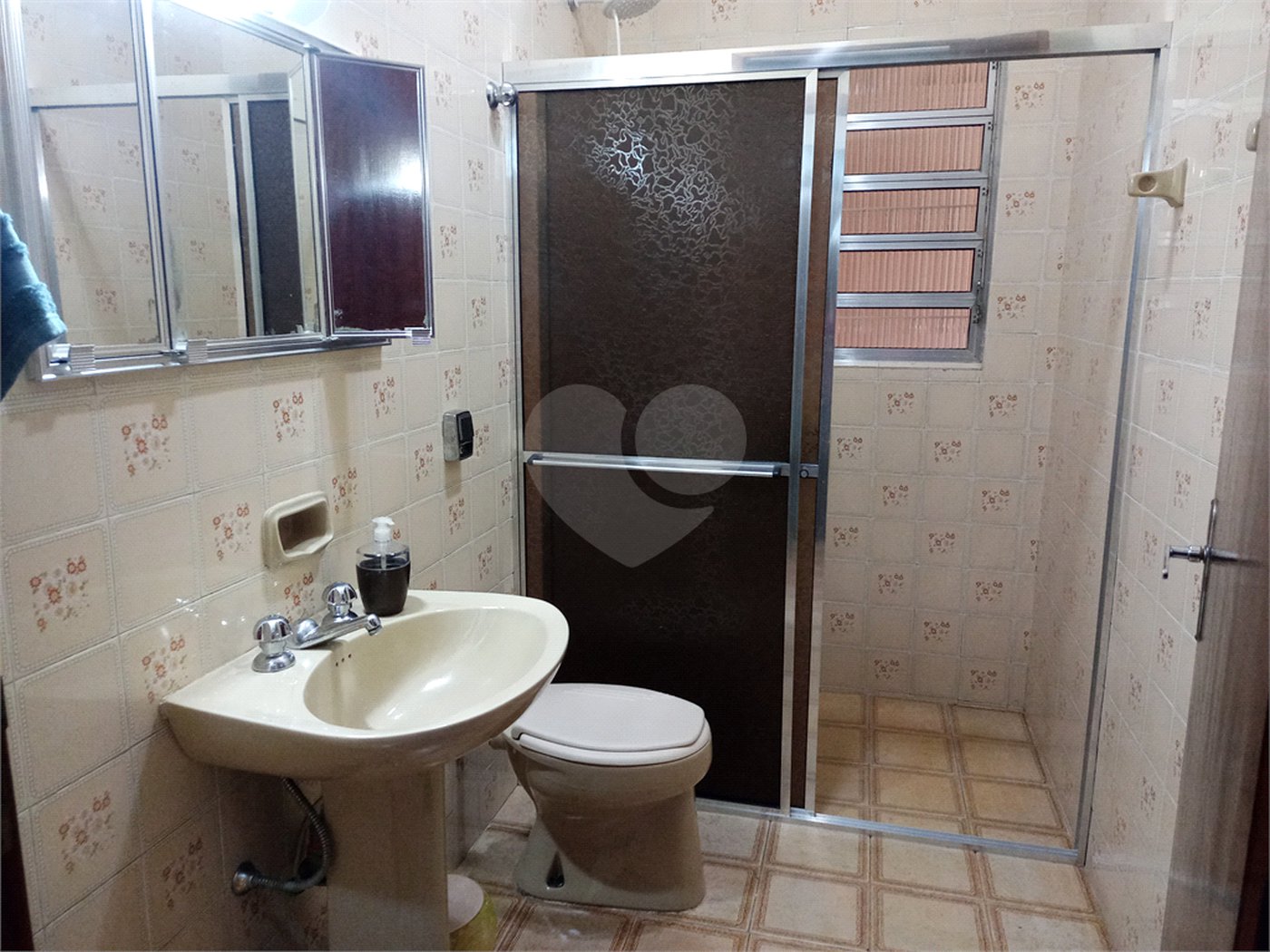 Sobrado à venda com 4 quartos em Horto, São Paulo, SP