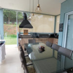 Casa à venda com 4 suítes no condomínio Figueira Garden, Atibaia - SP