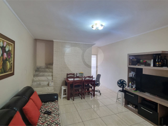 Sobrado à venda com 3 quartos, sendo 1 suíte,  em Água Fria, São Paulo, SP