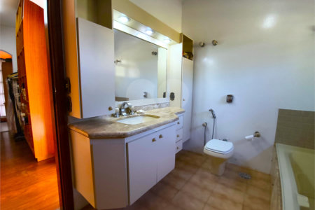 Casa à venda com 4 quartos, sendo 3 suítes,  no condomínio Village D'avignon, Sorocaba - SP