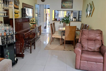 Sobrado à venda com 4 quartos, sendo 2 suítes, em Jardim Modelo, Suzano, SP