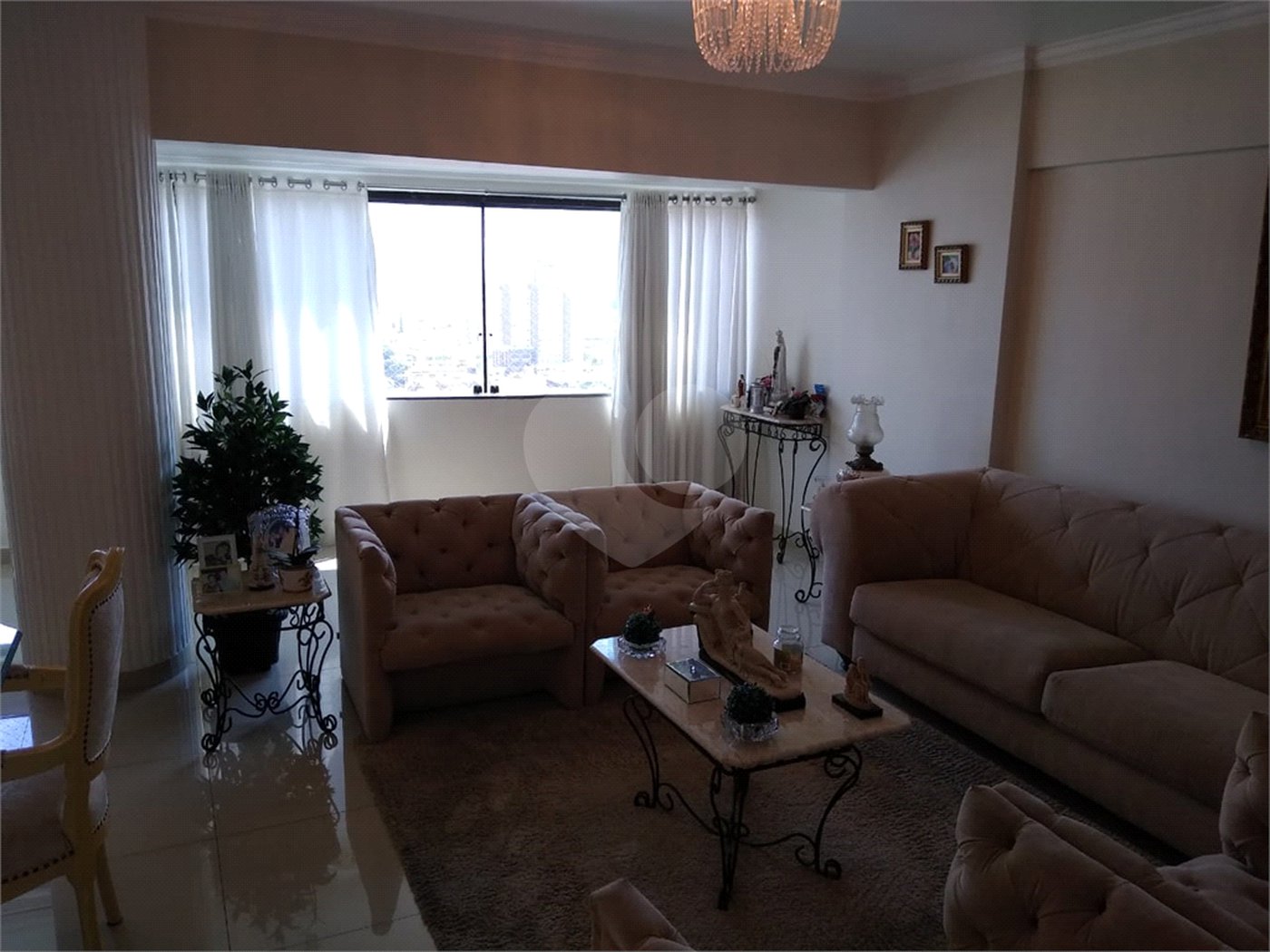 Apartamento à venda com 3 quartos, sendo 1 suíte,  em Vila Vitória, Mogi das Cruzes, SP