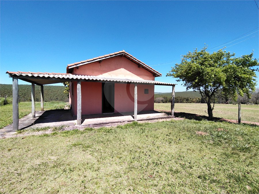 Fazenda para alugar com 3 quartos em Vila Santana, Itapetininga, SP