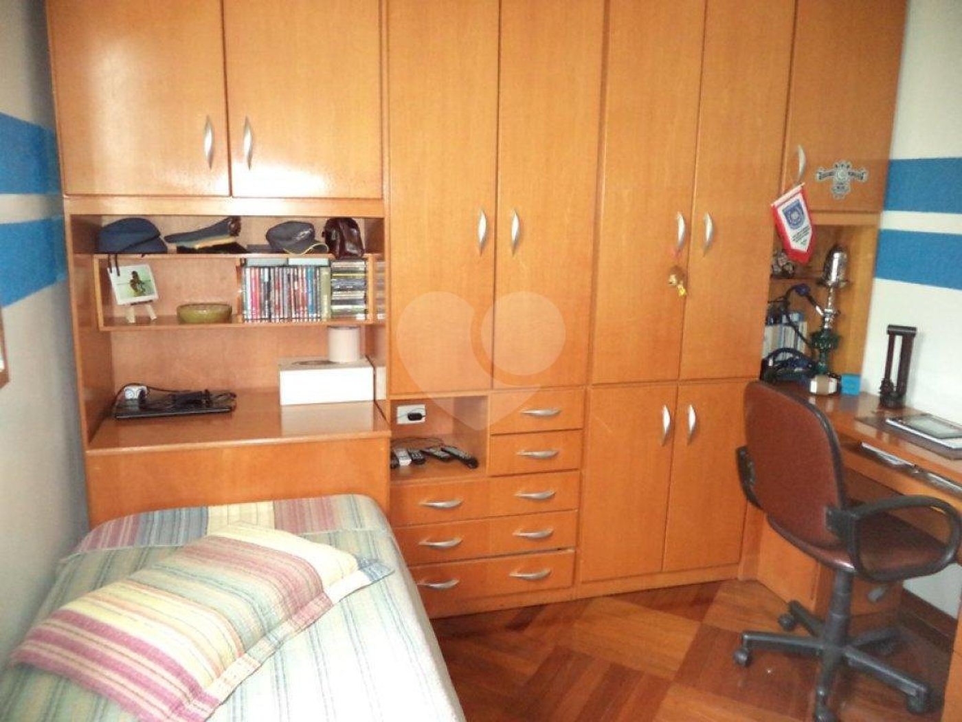 Sobrado à venda com 4 quartos, sendo 1 suíte,  em Parque Edu Chaves, São Paulo, SP