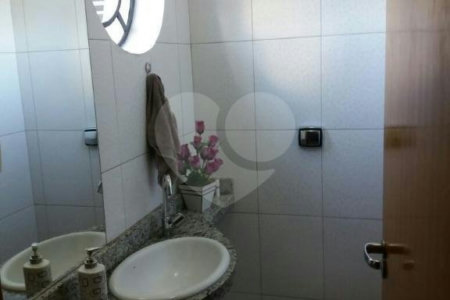 Sobrado à venda ou para alugar com 4 quartos, sendo 1 suíte, em Vila Butantã, São Paulo, SP