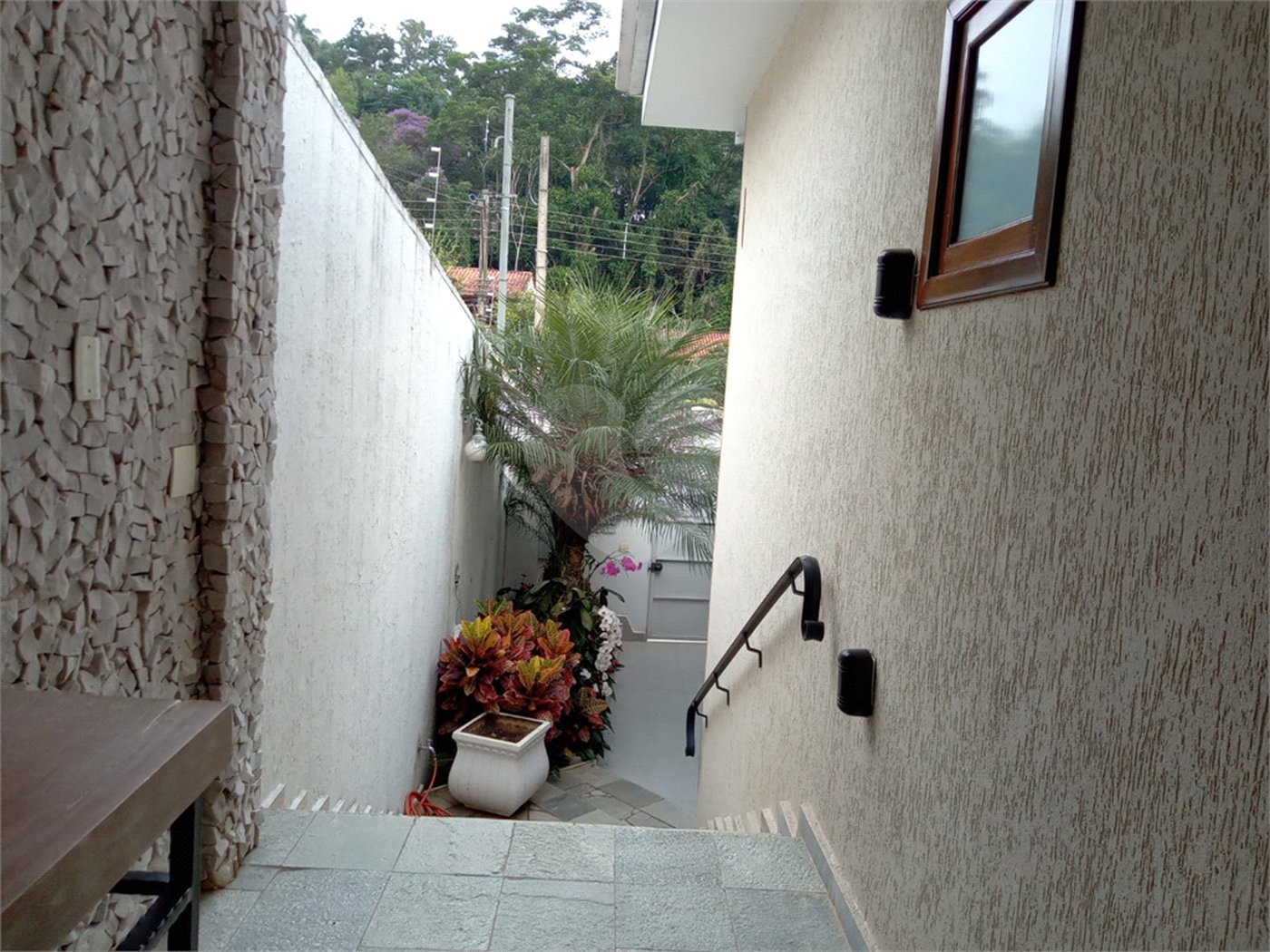 Casa à venda com 3 quartos, sendo 2 suítes, em Cidade Jardim, Mairiporã, SP