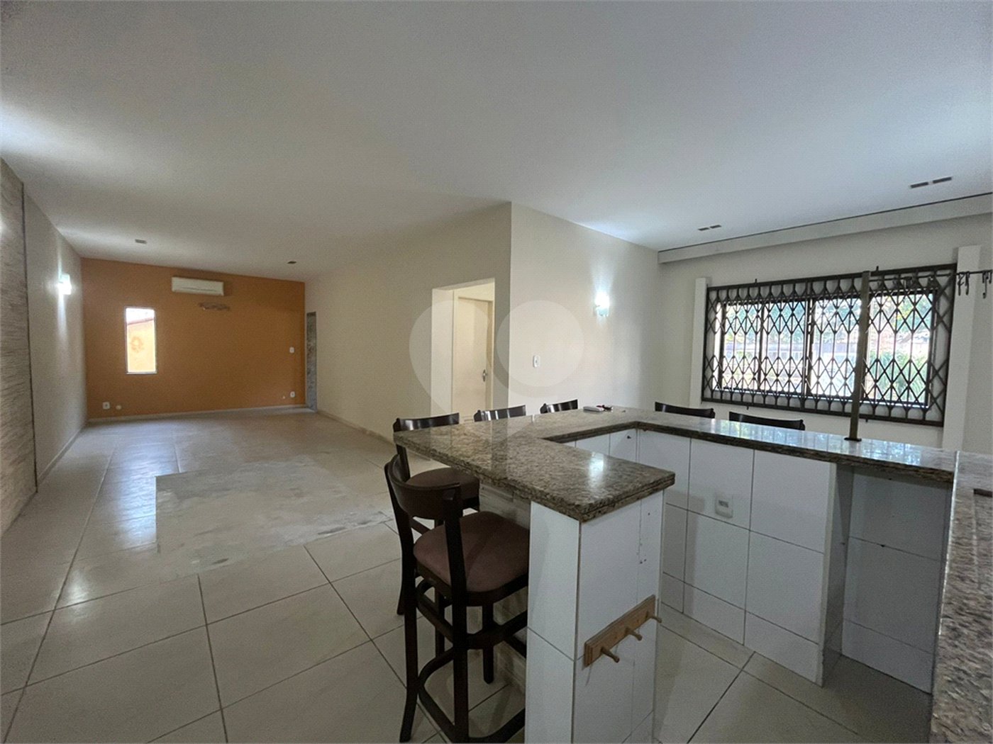 Casa à venda com 2 quartos, sendo 1 suíte, no condomínio Residencial Vale das Palmeiras, Rio de Janeiro - RJ