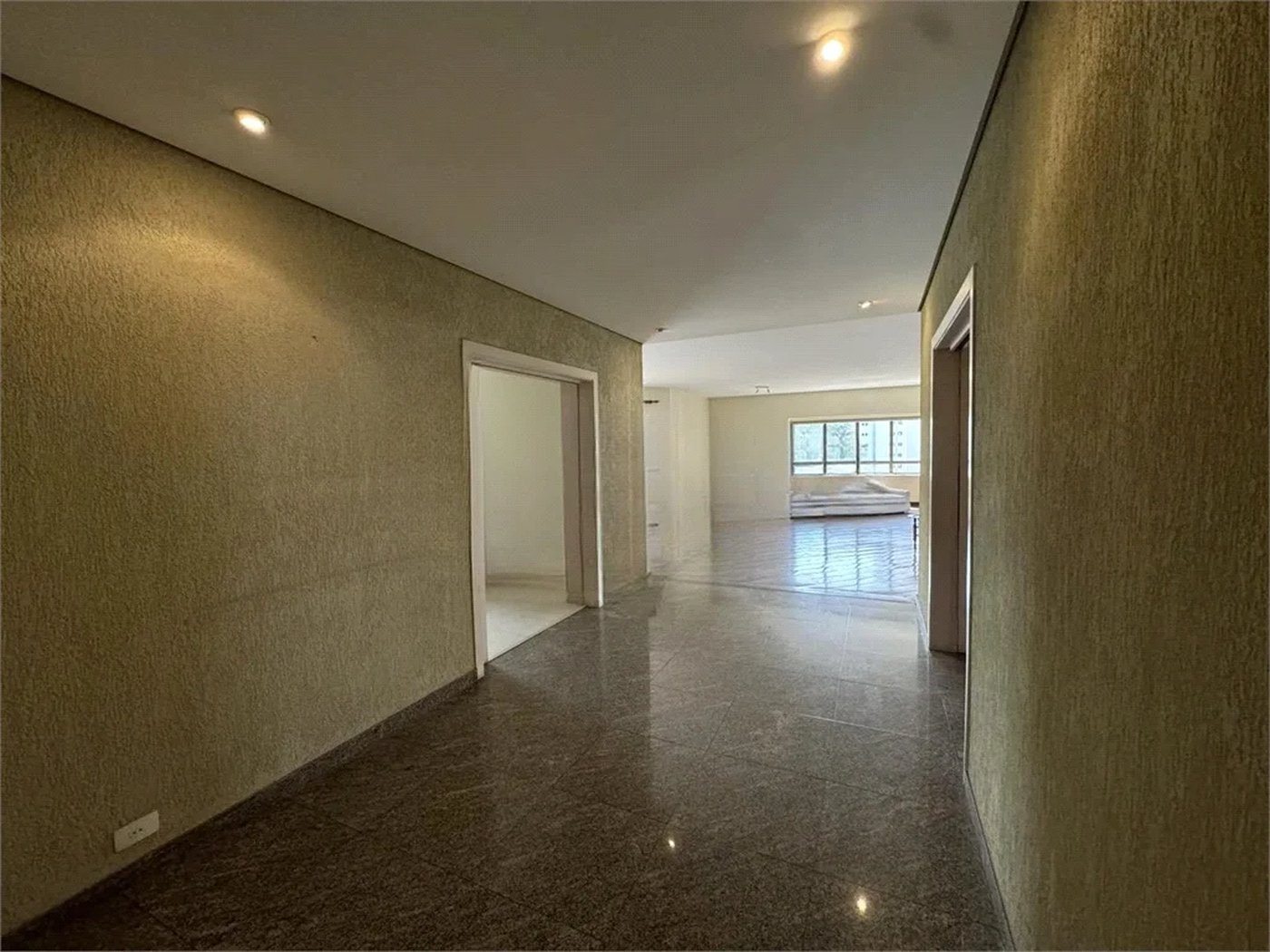Apartamento à venda com 4 quartos, sendo 2 suítes, em Vila Suzana, São Paulo, SP