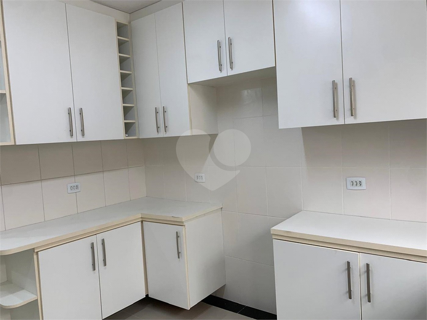 Sobrado à venda com 4 quartos, sendo 1 suíte, em Vila Campo Grande, São Paulo, SP