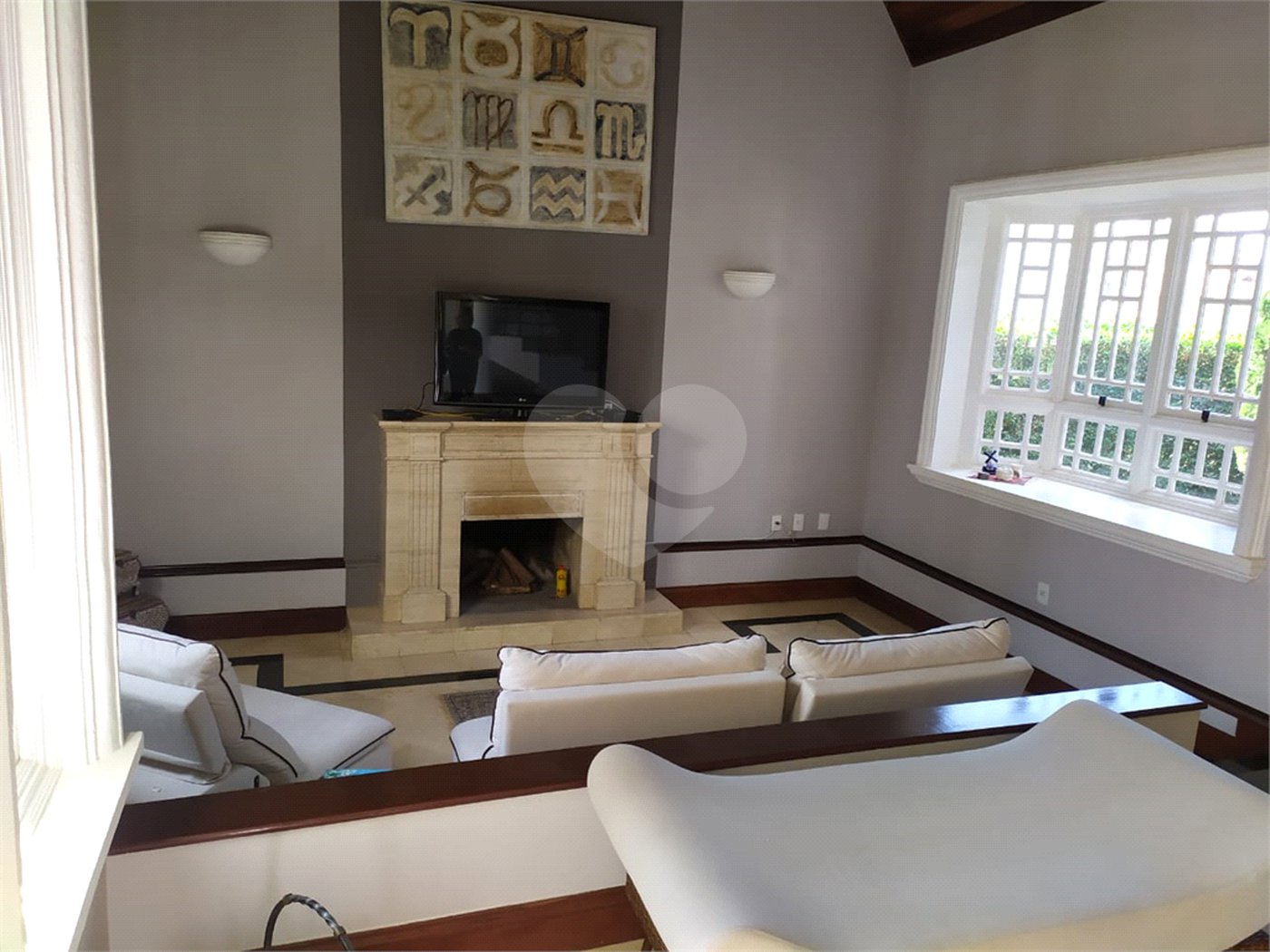 Casa à venda ou para alugar com 5 quartos, sendo 3 suítes, no condomínio Fazenda Lago Azul, Araçoiaba da Serra - SP