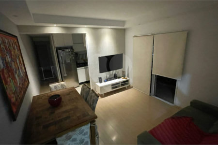 Apartamento no Condomínio Parque dos Manacás.