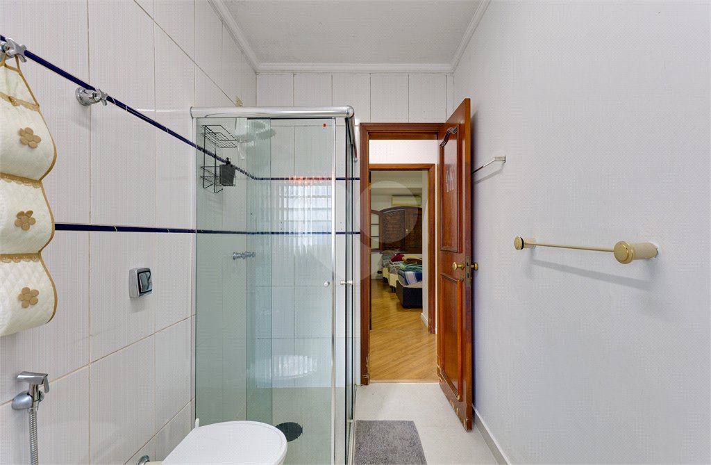 Casa Térrea à venda com 5 quartos, sendo 2 suítes, em Alto da Boa Vista, São Paulo, SP